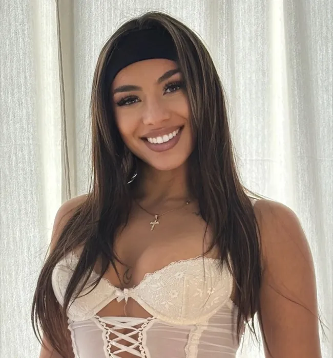 Ariabianchii, Tease & Flirty OnlyFans creator, profile photo