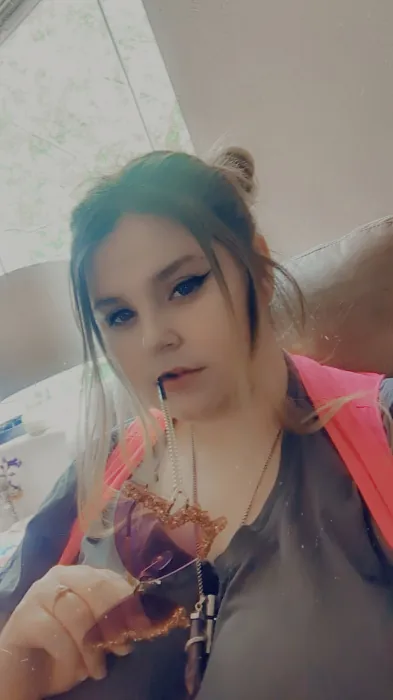 Bunnikissez99, Girlfriend Experience OnlyFans creator, profile photo