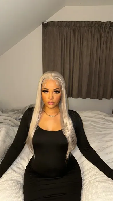 Coconoirr, Girlfriend Experience OnlyFans creator, profile photo