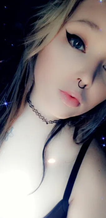 Crossbowcarnival, Girlfriend Experience OnlyFans creator, profile photo
