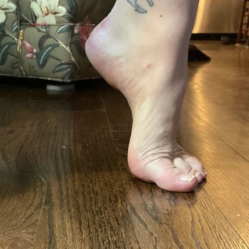 Cutencurly2344, Feet & Fetish OnlyFans creator, profile photo