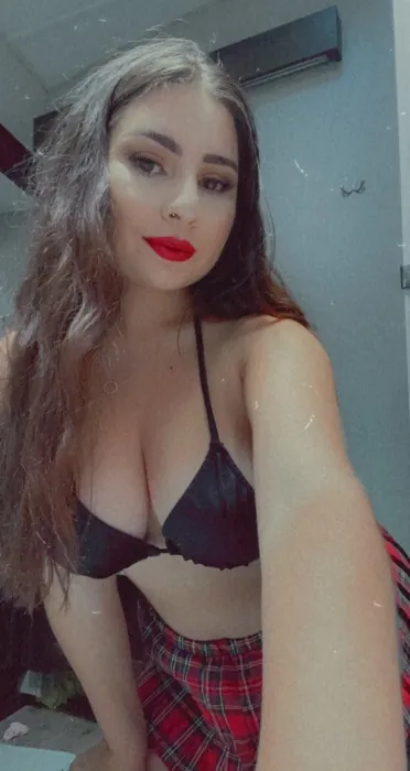 Emma Maria, Girlfriend Experience OnlyFans creator, profile photo