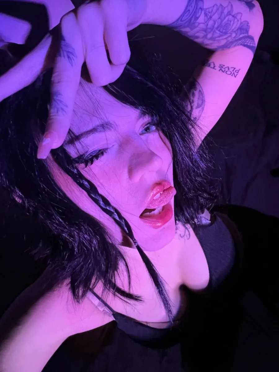 Essaere, Tease & Flirty OnlyFans creator, profile photo