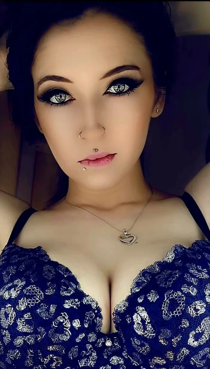 Fallenthorns, Tease & Flirty OnlyFans creator, profile photo