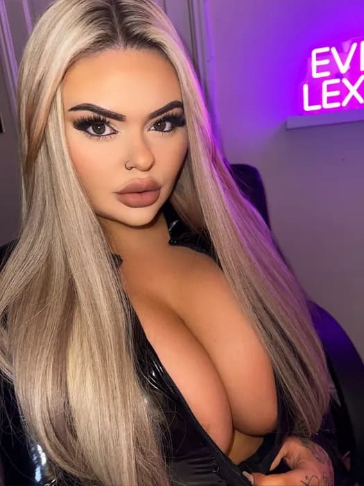 Goddess Lexie X, Feet & Fetish OnlyFans creator, profile photo