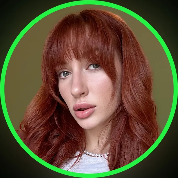 Hanna Ginger, Girlfriend Experience OnlyFans creator, profile photo