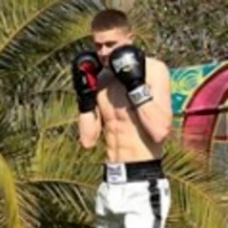 Hungtwinks, Girlfriend Experience OnlyFans creator, profile photo