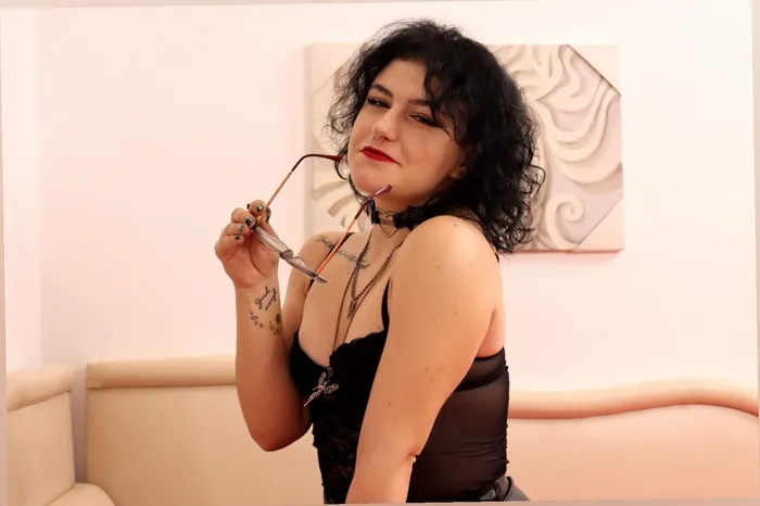 Juliee.Xp, Girlfriend Experience OnlyFans creator, profile photo