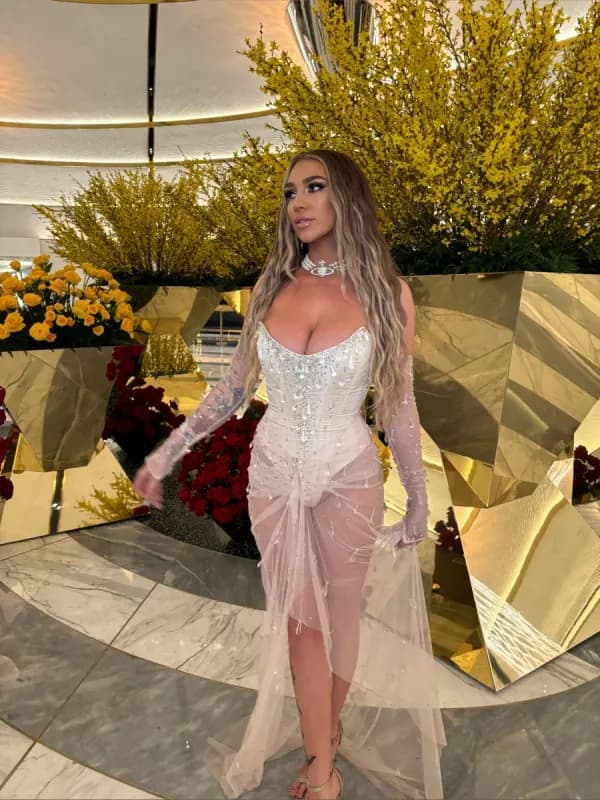 Kendrasunderland, Girlfriend Experience OnlyFans creator, profile photo