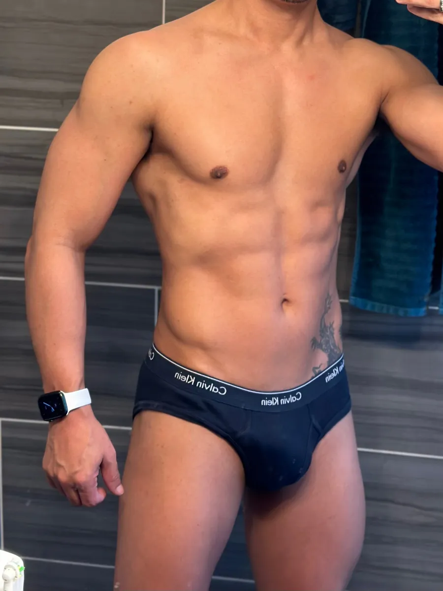 Leodavincci007, Girlfriend Experience OnlyFans creator, profile photo