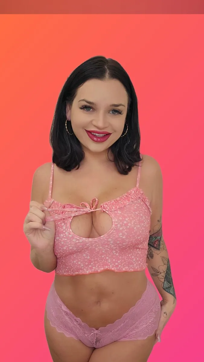 Lillypinkk, Girlfriend Experience OnlyFans creator, profile photo
