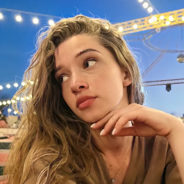 Little Poetry, Girlfriend Experience OnlyFans creator, profile photo
