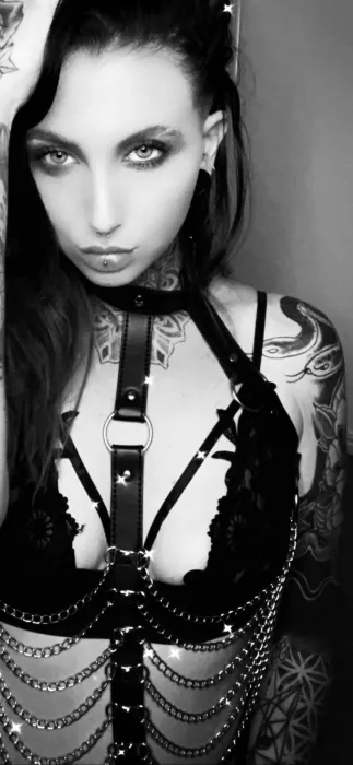 Mermaidwithtattoos, Girlfriend Experience OnlyFans creator, profile photo
