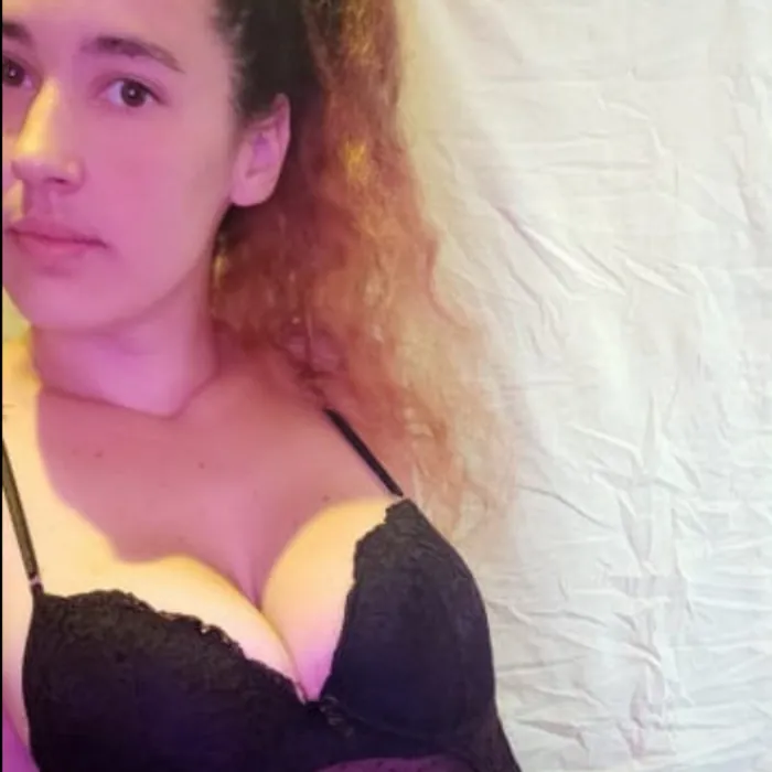 Meulilobe, Girlfriend Experience OnlyFans creator, profile photo