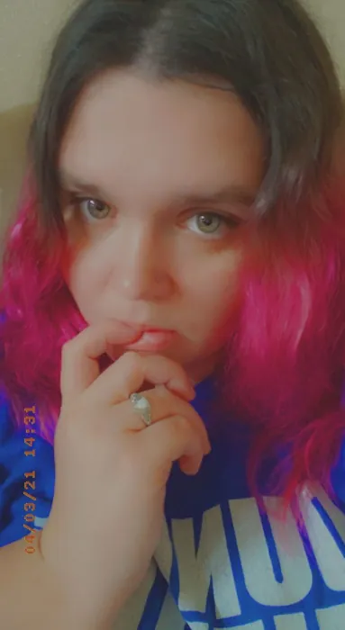 Mikijunebug, Girlfriend Experience OnlyFans creator, profile photo