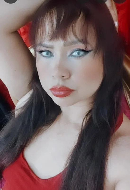 Mona Hot X, Girlfriend Experience OnlyFans creator, profile photo