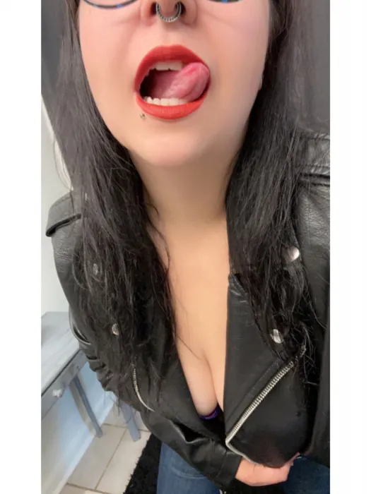 Monamoonmylf, MILF & Mature OnlyFans creator, profile photo