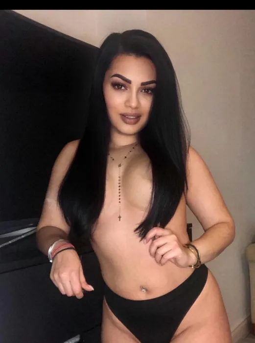 Nathallyxoxo, Girlfriend Experience OnlyFans creator, profile photo