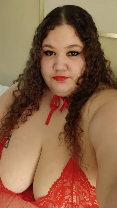 Renakaskie, MILF & Mature OnlyFans creator, profile photo