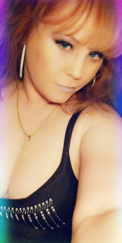 Rosesarered247, Girlfriend Experience OnlyFans creator, profile photo