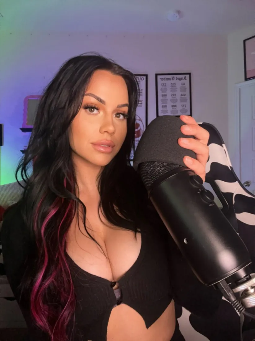 Shotsofsimone, Girlfriend Experience OnlyFans creator, profile photo