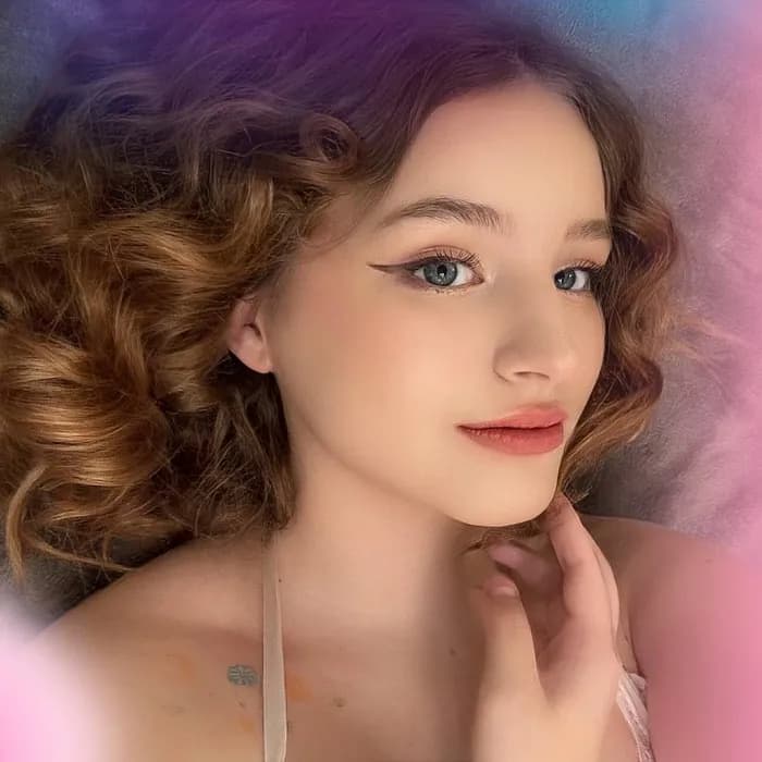 Valerymill, Girlfriend Experience OnlyFans creator, profile photo