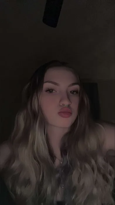 Yourfavbell, Girlfriend Experience OnlyFans creator, profile photo